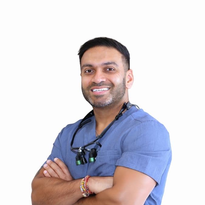 Dr Chandan Mepani — Dentysta